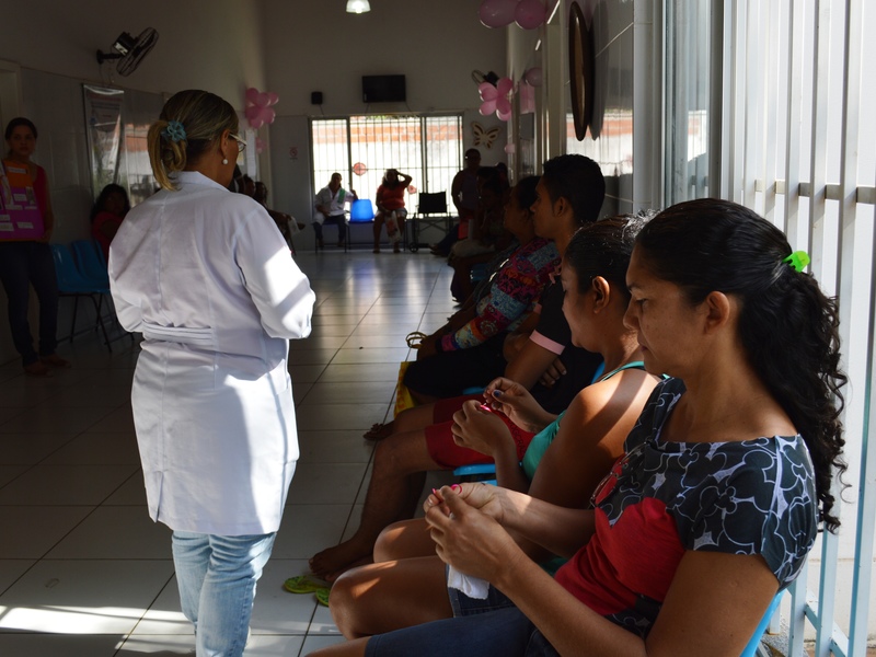UBS realiza palestra alusiva ao Outubro Rosa no bairro Poty Velho