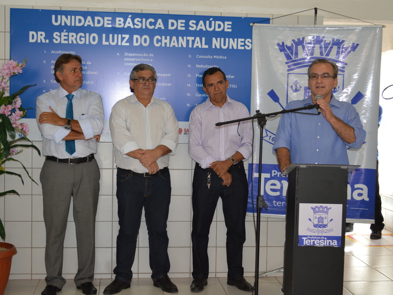 Prefeito Firmino Filho, durante entrega da reforma da UBS Sérgio Luiz Chantal Nunes