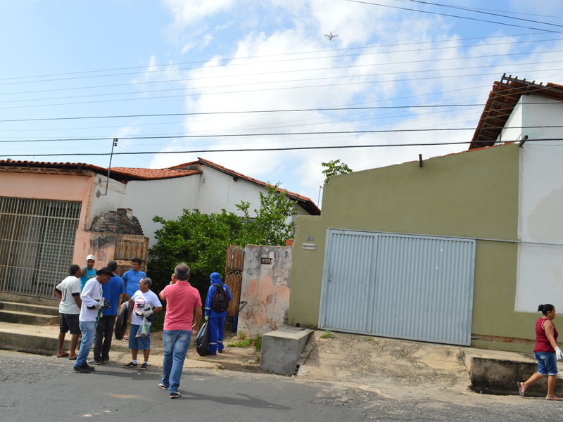 http://fms.teresina.pi.gov.br/noticia/para-evitar-proliferacao-do-aedes-40-bairros-de-teresina-foram-faxinados