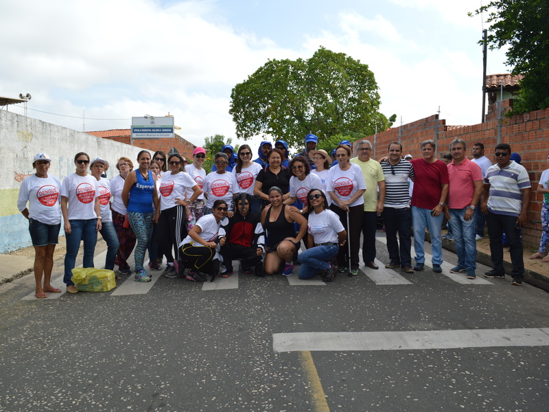 http://fms.teresina.pi.gov.br/noticia/para-evitar-proliferacao-do-aedes-40-bairros-de-teresina-foram-faxinados