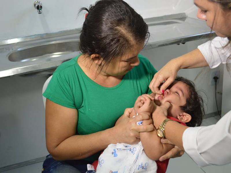 População comparece às salas de vacina durante dia D da multivacinação