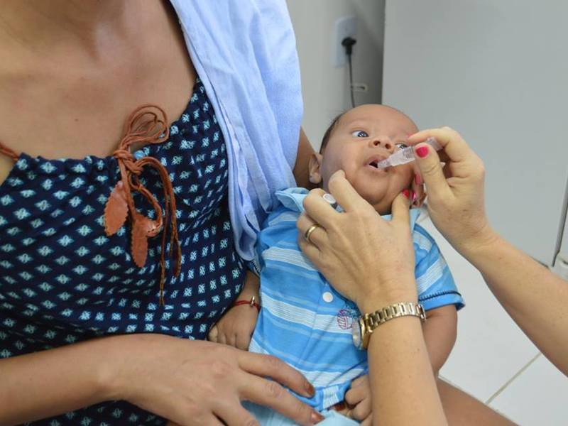 População comparece às salas de vacina durante dia D da multivacinação