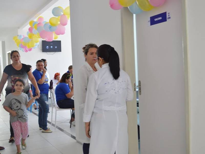 População comparece às salas de vacina durante dia D da multivacinação