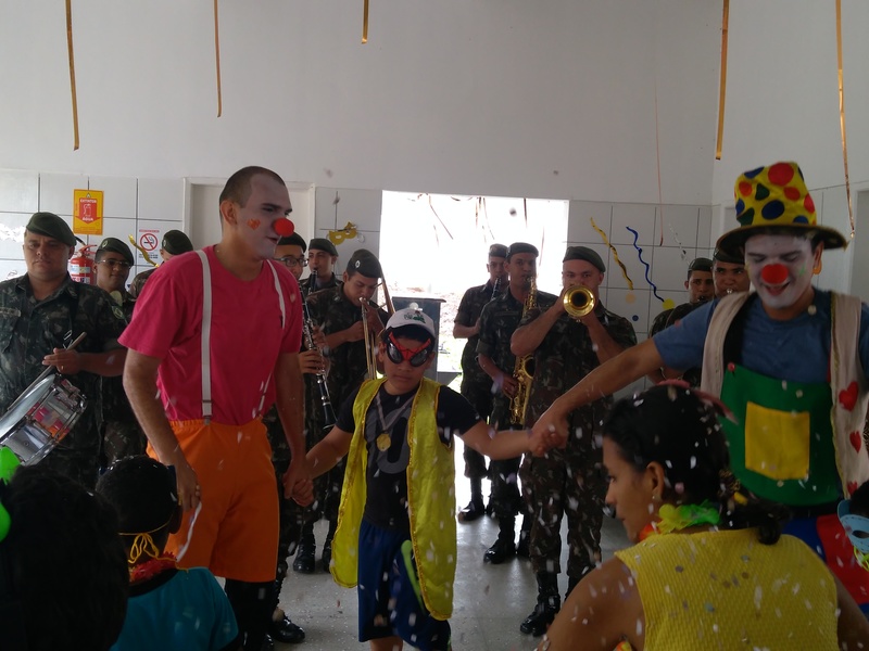 CAPS Infantil realiza baile de carnaval com usuários