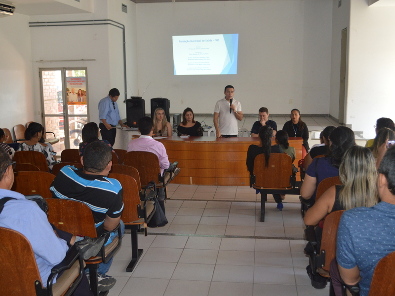 A Fundação Municipal de Saúde entregou mais de 200 certificados de cursos a servidores do órgão 
