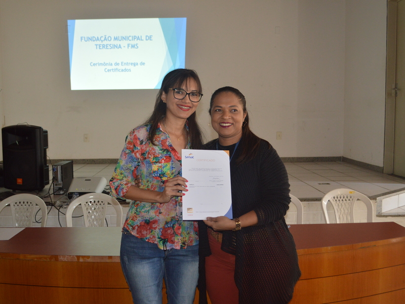 A Fundação Municipal de Saúde entregou mais de 200 certificados de cursos a servidores do órgão 