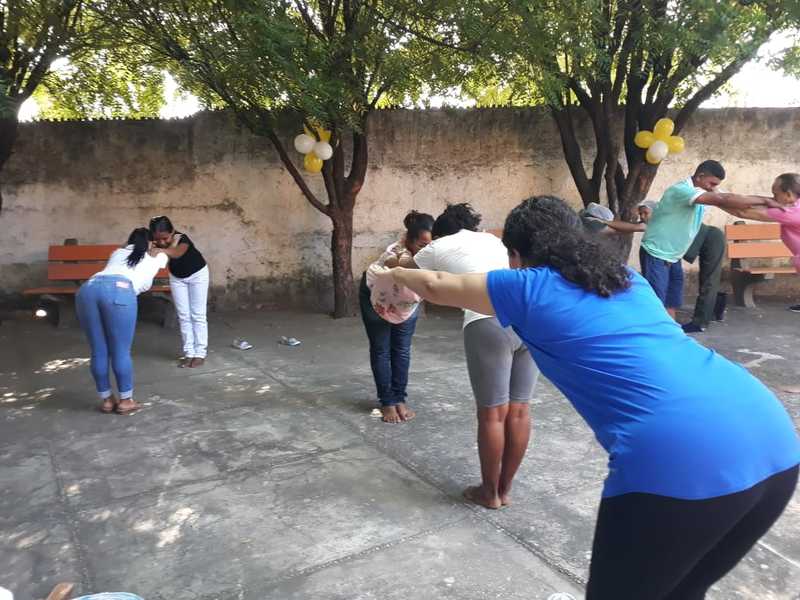 Hospital da Primavera promove yoga e reiki para promoção da saúde da população