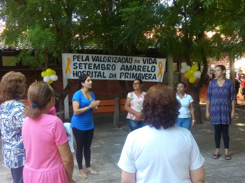 Hospital da Primavera promove yoga e reiki para promoção da saúde da população