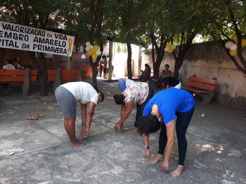 Hospital da Primavera promove yoga e reiki para promoção da saúde da população