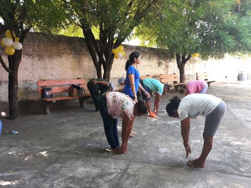 Hospital da Primavera promove yoga e reiki para promoção da saúde da população