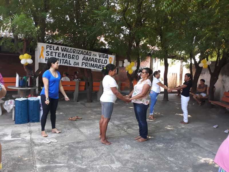 Hospital da Primavera promove yoga e reiki para promoção da saúde da população