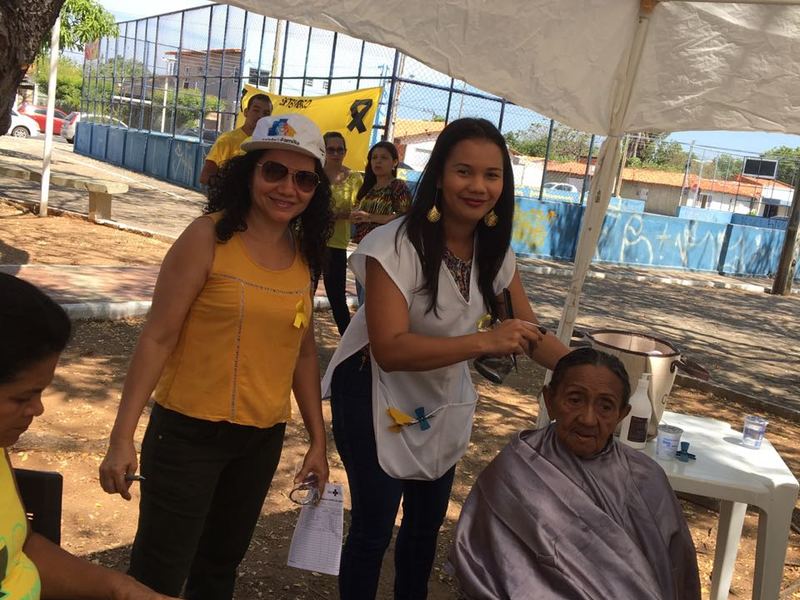 Saúde e Assistência Social realizam ação de prevenção ao suicídio na praça do Poty Velho