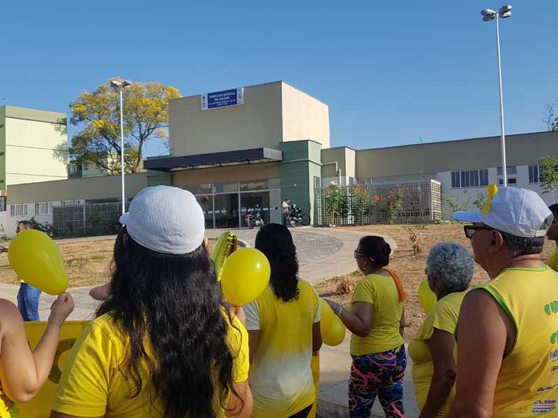 Profissionais de saúde e comunidade fazem atividade alusiva ao Setembro Amarelo no Cristo Rei