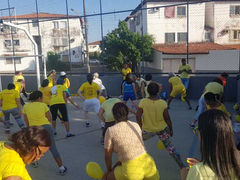 Profissionais de saúde e comunidade fazem atividade alusiva ao Setembro Amarelo no Cristo Rei