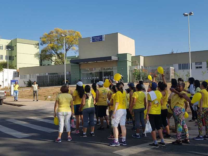 Profissionais de saúde e comunidade fazem atividade alusiva ao Setembro Amarelo no Cristo Rei