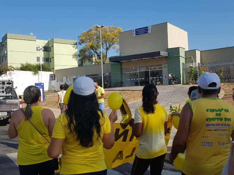 Profissionais de saúde e comunidade fazem atividade alusiva ao Setembro Amarelo no Cristo Rei