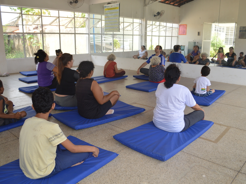 Yoga melhora qualidade de vida da comunidade do Alto da Ressurreição