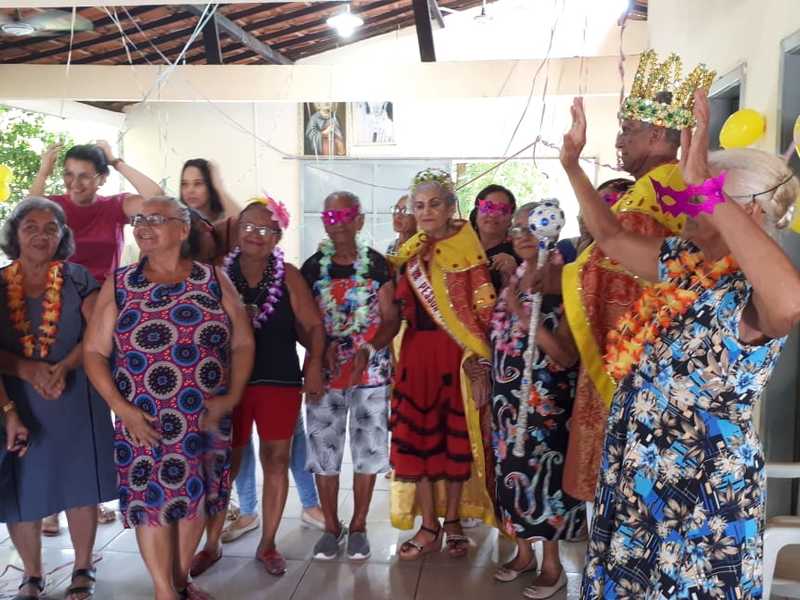 UBS Poty Velho realiza baile de carnaval para idosos