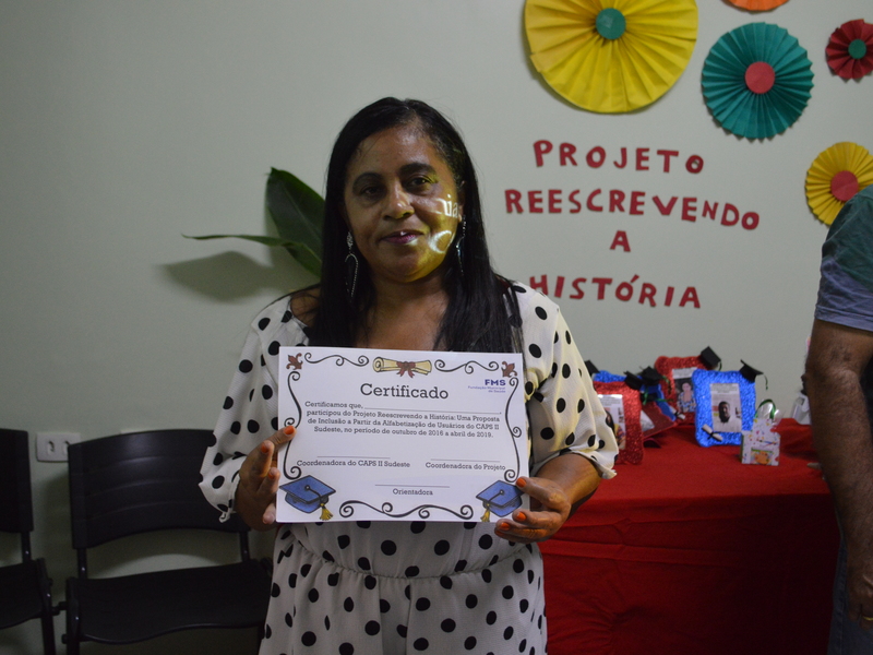 Usuários com transtorno mental aprendem a ler e escrever através de projeto do CAPS