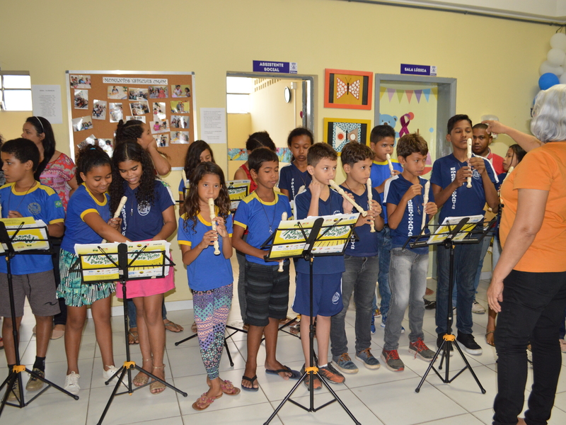 Crianças atendidas pelo CMAM ganham presentes de Dia das Crianças