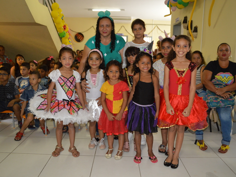 Crianças atendidas pelo CMAM ganham presentes de Dia das Crianças