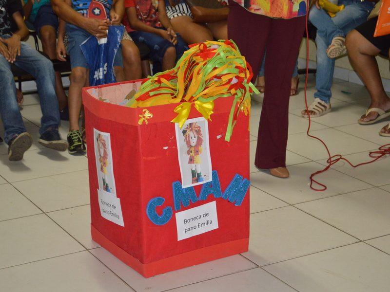 Crianças atendidas pelo CMAM ganham presentes de Dia das Crianças