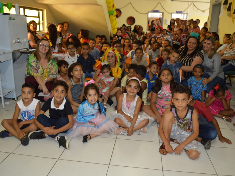 Crianças atendidas pelo CMAM ganham presentes de Dia das Crianças