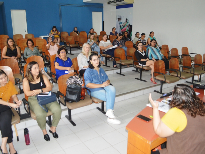 FMS realiza atividade alusiva ao Janeiro Branco para o servidores da sede do órgão
