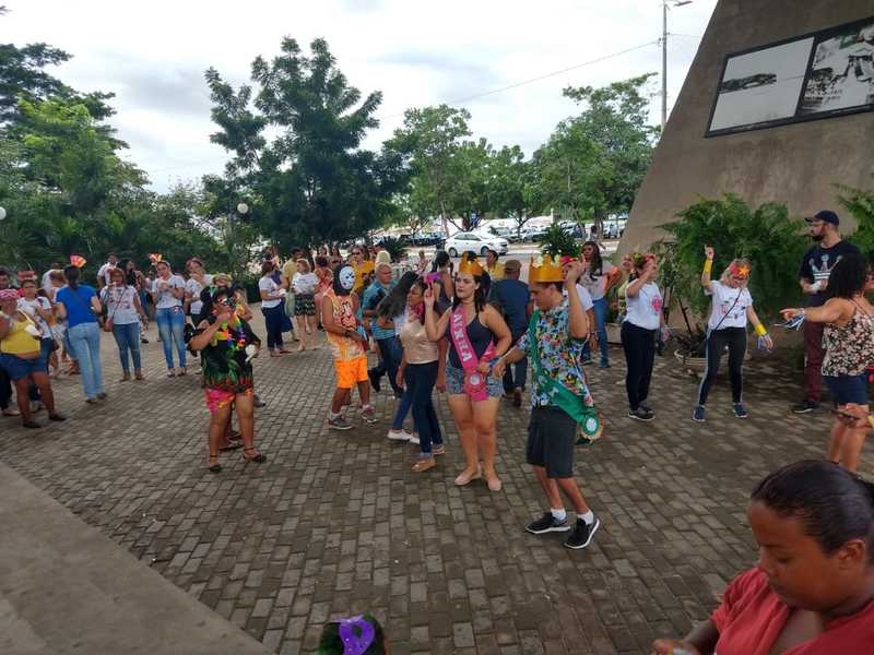A programação da festa contou com participação dos Reis e Rainhas do carnaval de Teresina, banda carnavalesca e carro de som