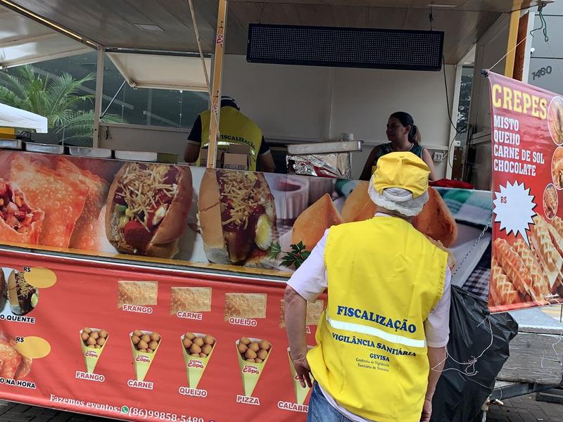 Gevisa fiscalizando ambulantes