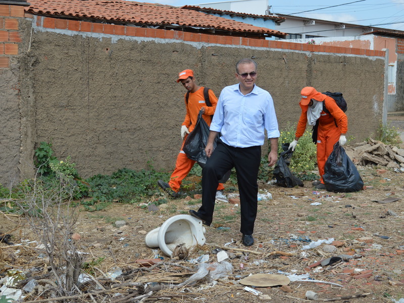 Prefeitura realiza "faxina" em todas as zonas da cidade