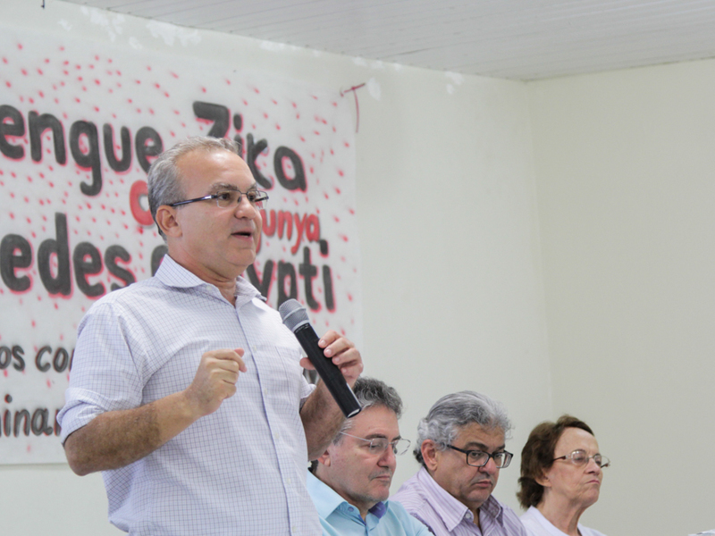 Firmino Filho participa de conversa sobre o Aedes aegypti com lideranças da zona Sudeste Firmino Filho participa de conversa sobre o Aedes aegypti com lideranças da zona Sudeste