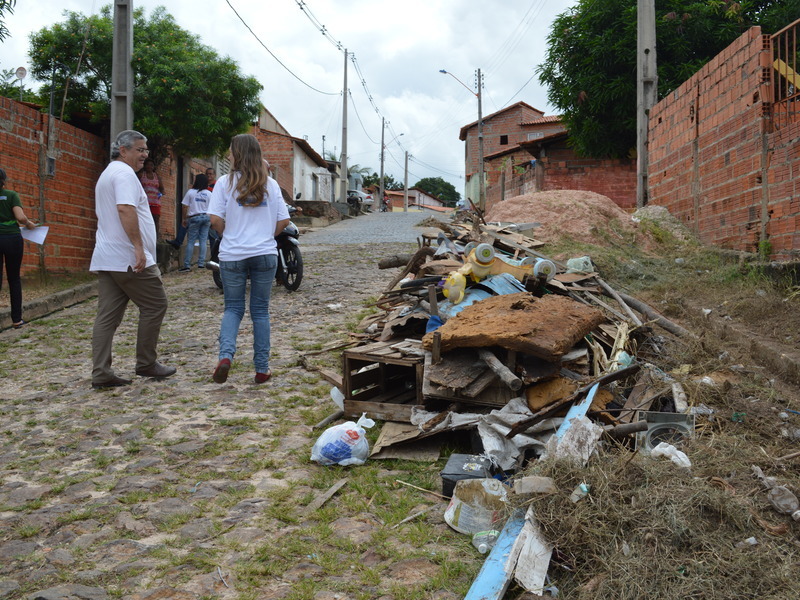 PMT retira quase 3 mil toneladas de lixo para combate ao Ades aegypti