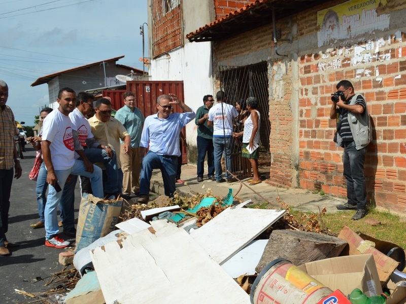 Faxina nos bairros recolhe mais de 3800 toneladas de lixo em 22 edições Faxina nos bairros recolhe mais de 3800 toneladas de lixo em 22 edições