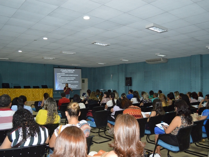 Profissionais de enfermagem passam por capacitação em saúde mental