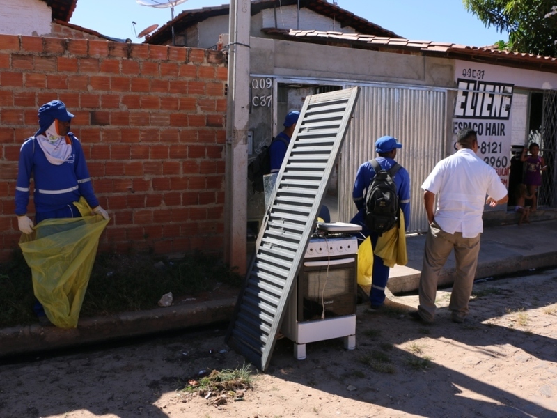 Para diminuir focos do Aedes, bairros recebem 24ª “faxina” Para diminuir focos do Aedes, bairros recebem 24ª “faxina”