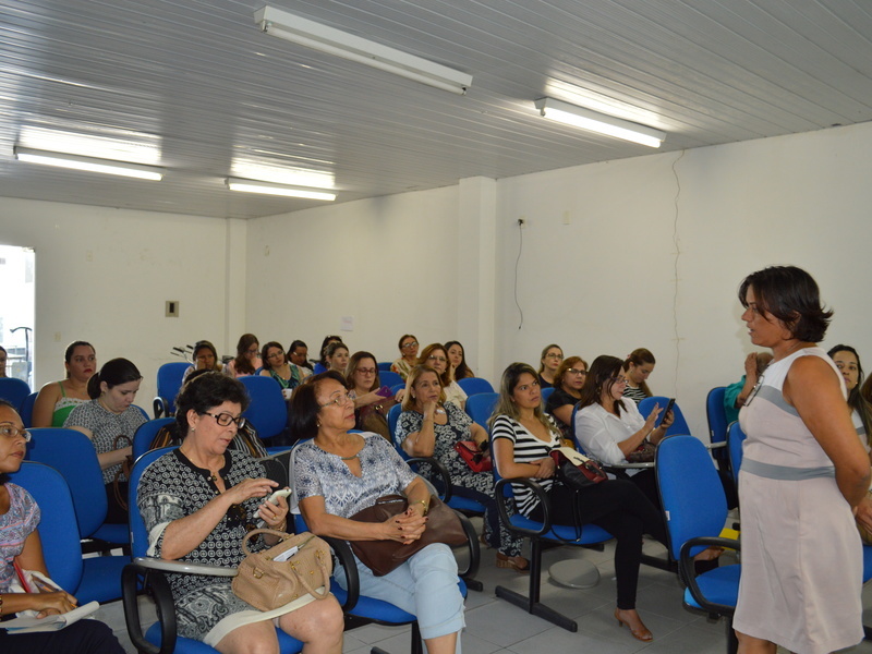 Equipes Saúde da Família e HUT discutem parceria em atendimento domiciliar