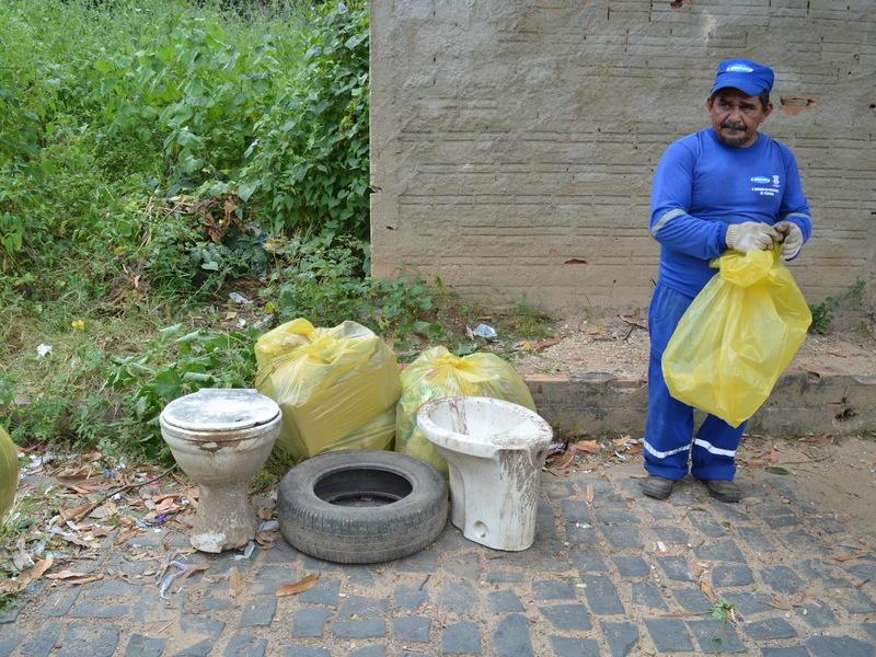 Limpeza ainda é a melhor forma de combate ao Aedes aegypti Limpeza ainda é a melhor forma de combate ao Aedes aegypti