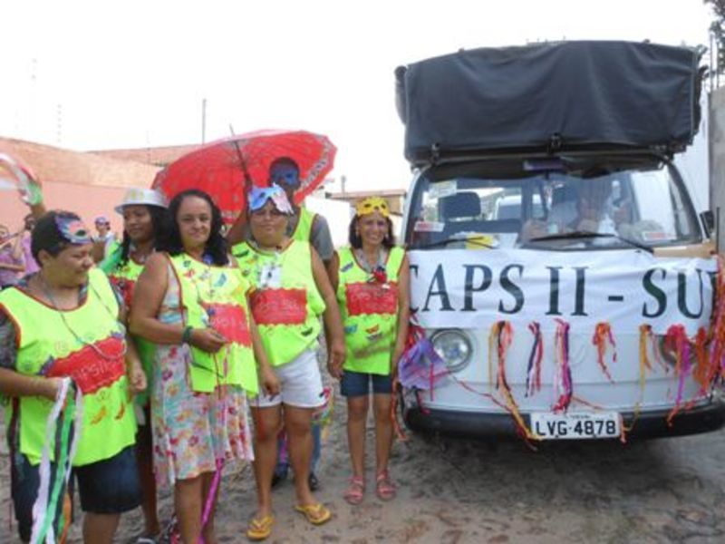 Usuários do CAPS participam de comemoração de carnaval
