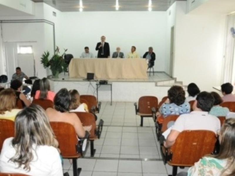 Firmino explica benefícios da reforma administrativa no Seminário de Planejamento em Saúde Firmino explica benefícios da reforma administrativa no Seminário de Planejamento em Saúde