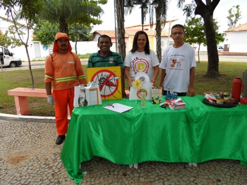 Combate à Dengue continua durante mutirão de limpeza da Prefeitura