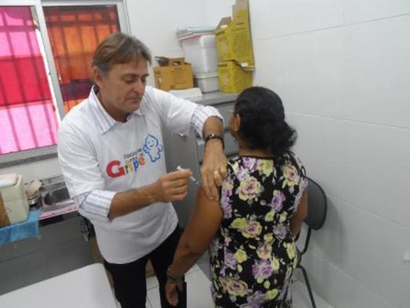 UBS mobiliza comunidade no dia D de vacinação contra a gripe UBS mobiliza comunidade no dia D de vacinação contra a gripe