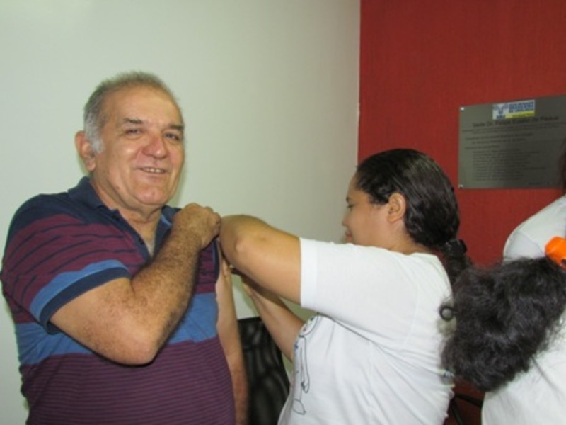 Portadores de doenças crônicas têm direito à vacina contra a gripe