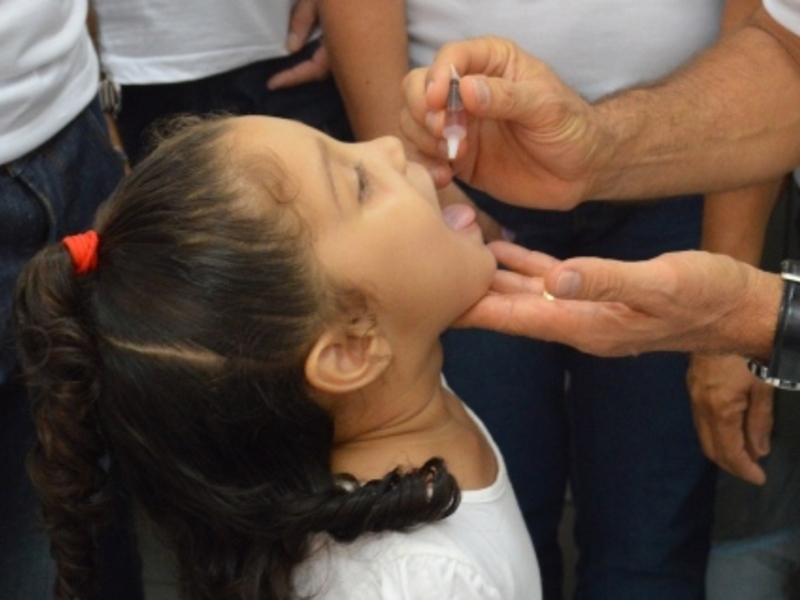 Campanha incentiva a atualização da caderneta de vacinação infantil