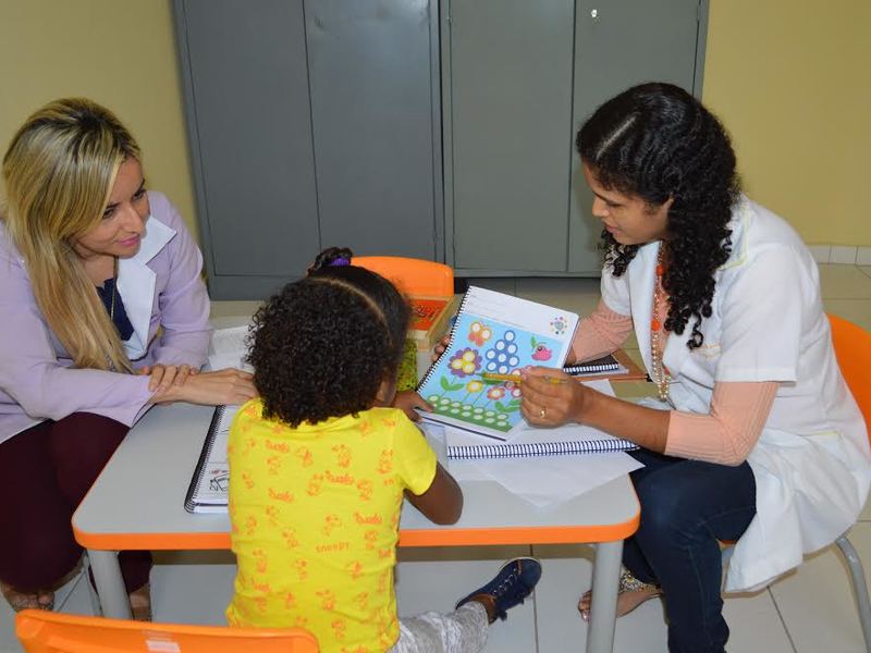 Crianças com dificuldade de aprendizagem recebem atenção especial em Centro Multidisciplinar da PMT