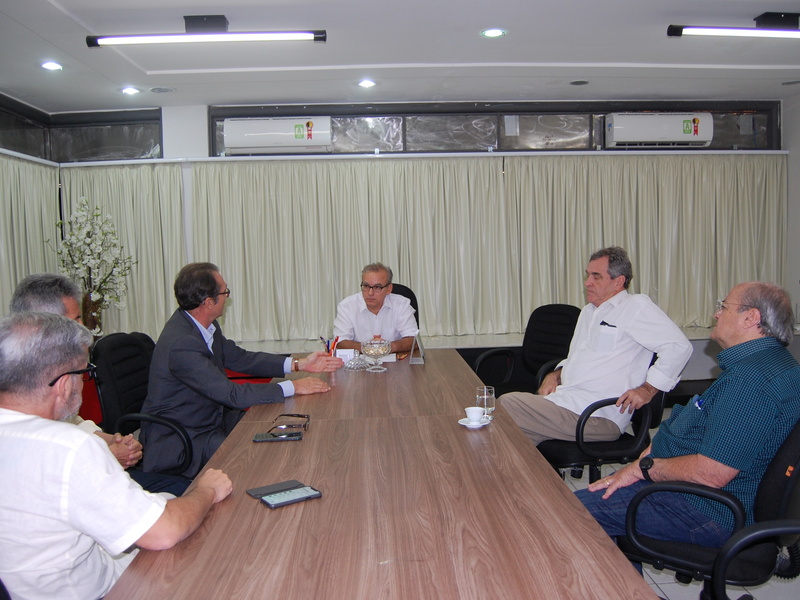 Firmino Filho recebe avaliadores da OPAS e Fiocruz em Teresina