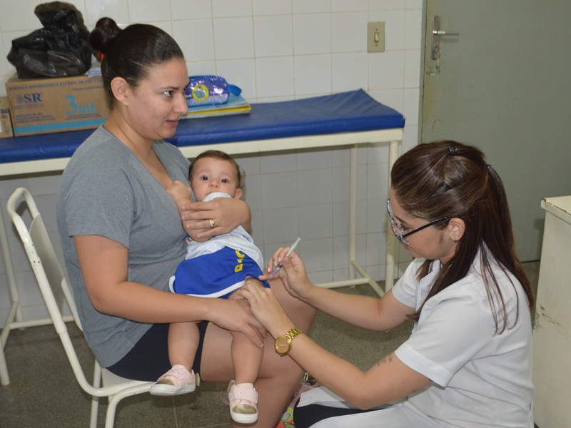 Teresina vacina crianças contra a gripe