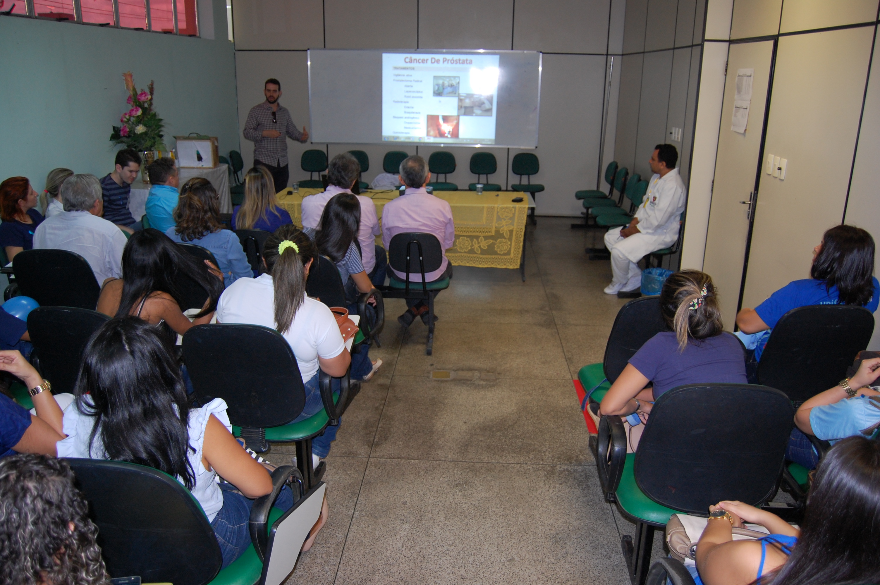 Câncer de próstata é tema de palestra para servidores do HUT