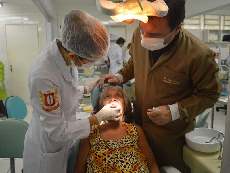 FMS irá ampliar o fornecimento de prótese dentária em Teresina