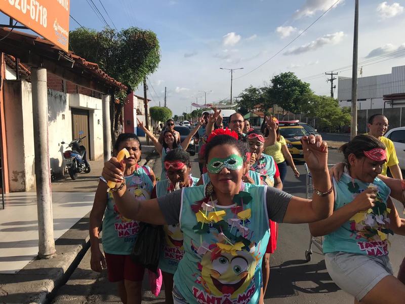 Bloco de carnaval do CAPS invadiu as ruas da zona Norte
